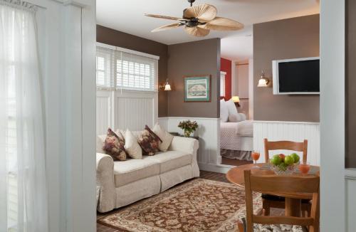Azalea Inn&villas Bed & Breakfast 5*