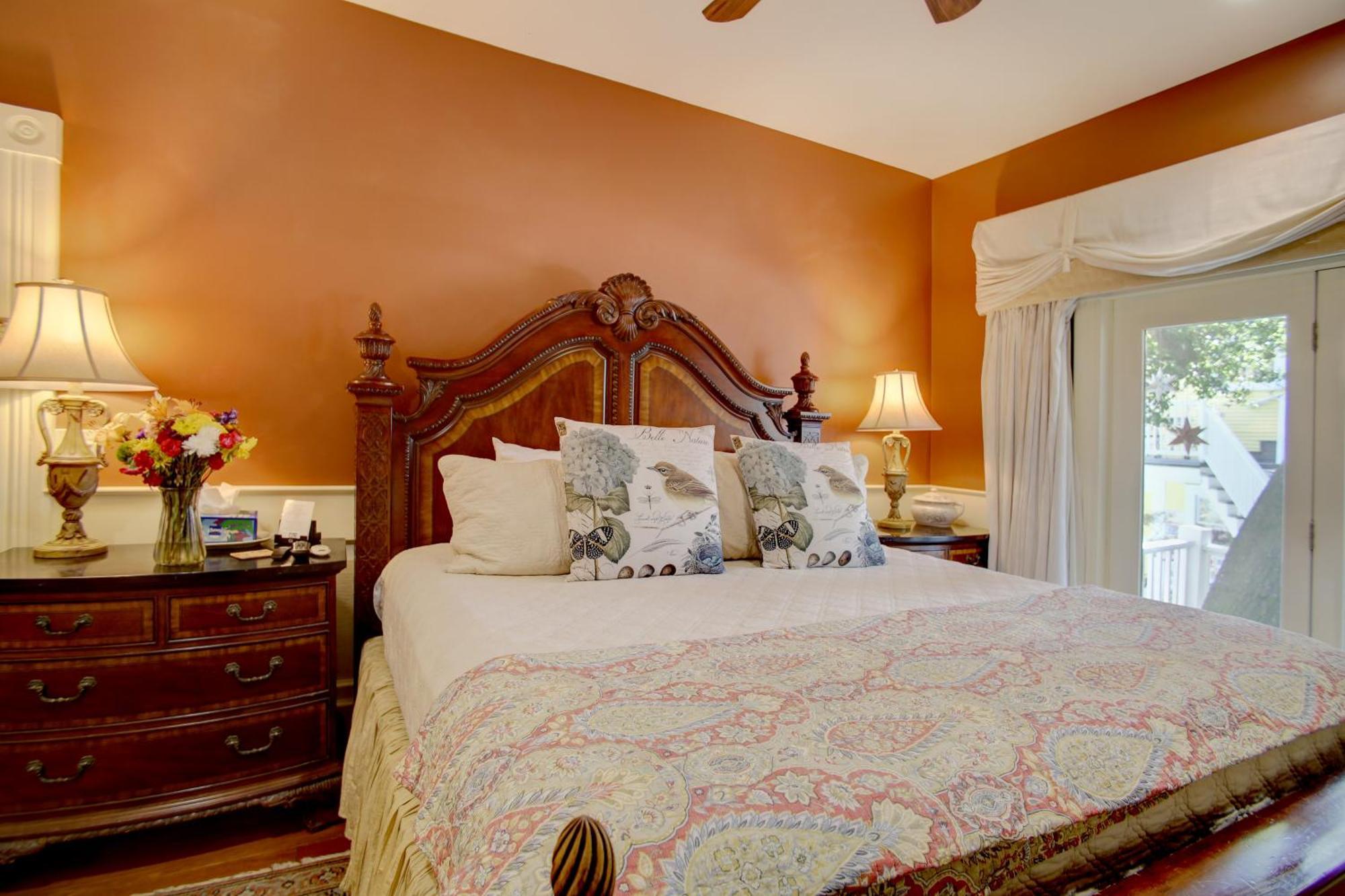 Azalea Inn&villas Bed & Breakfast Savannah