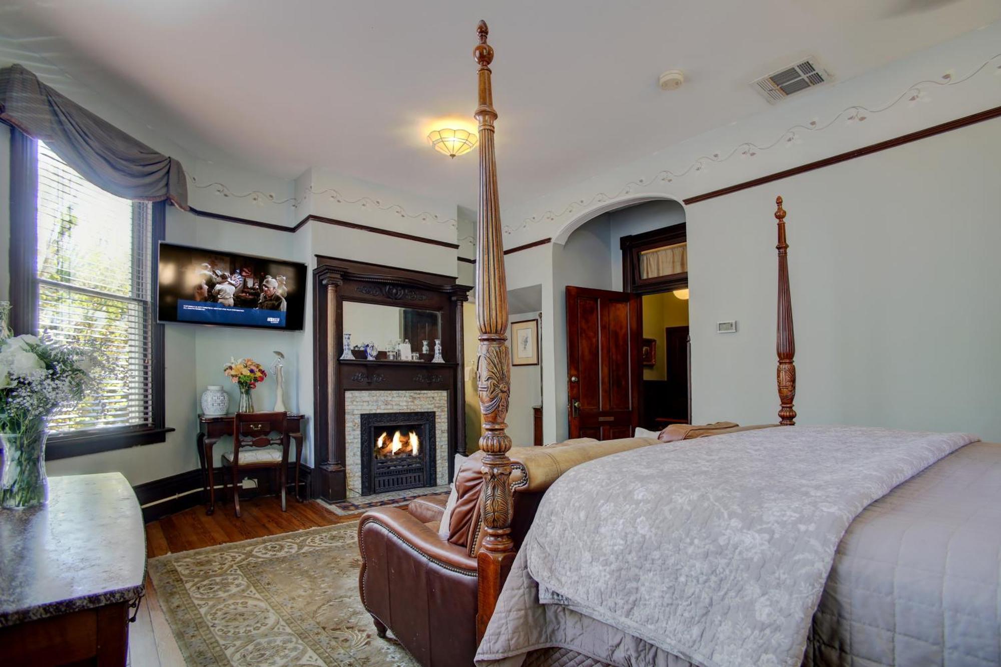 Azalea Inn&villas Bed & Breakfast 5*