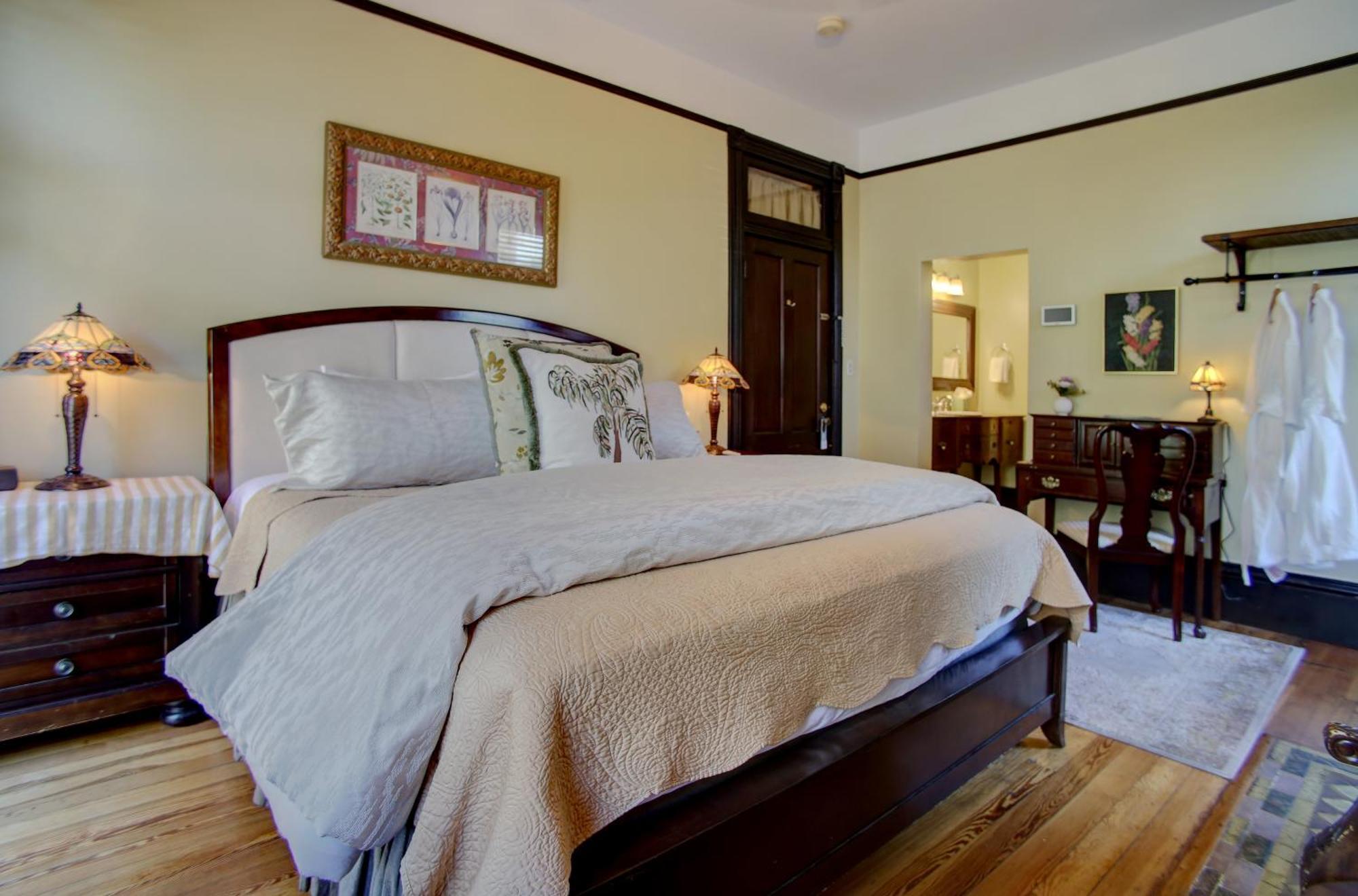 Bed & Breakfast Azalea Inn&villas