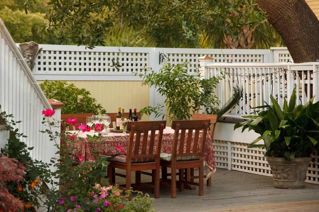 Azalea Inn&villas