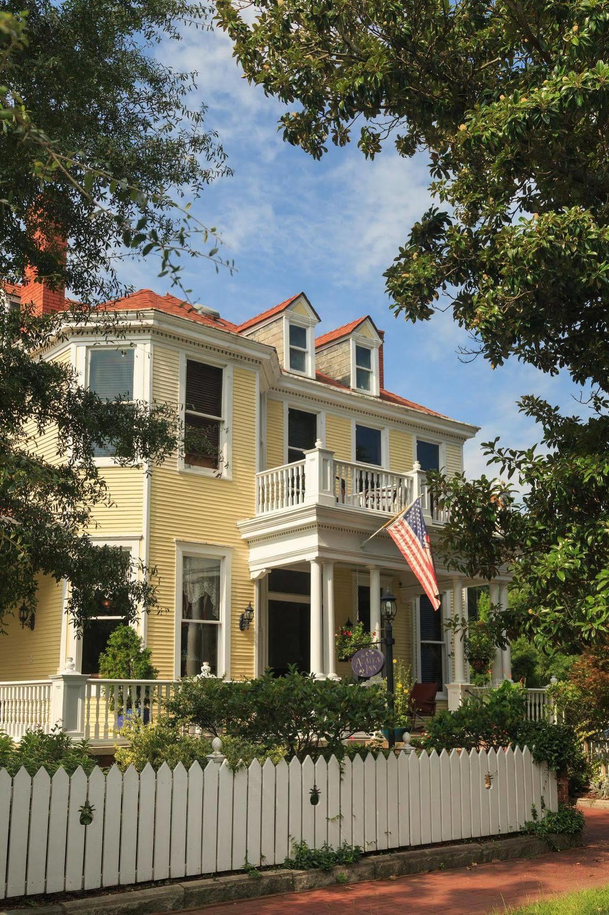 Azalea Inn&villas 5*