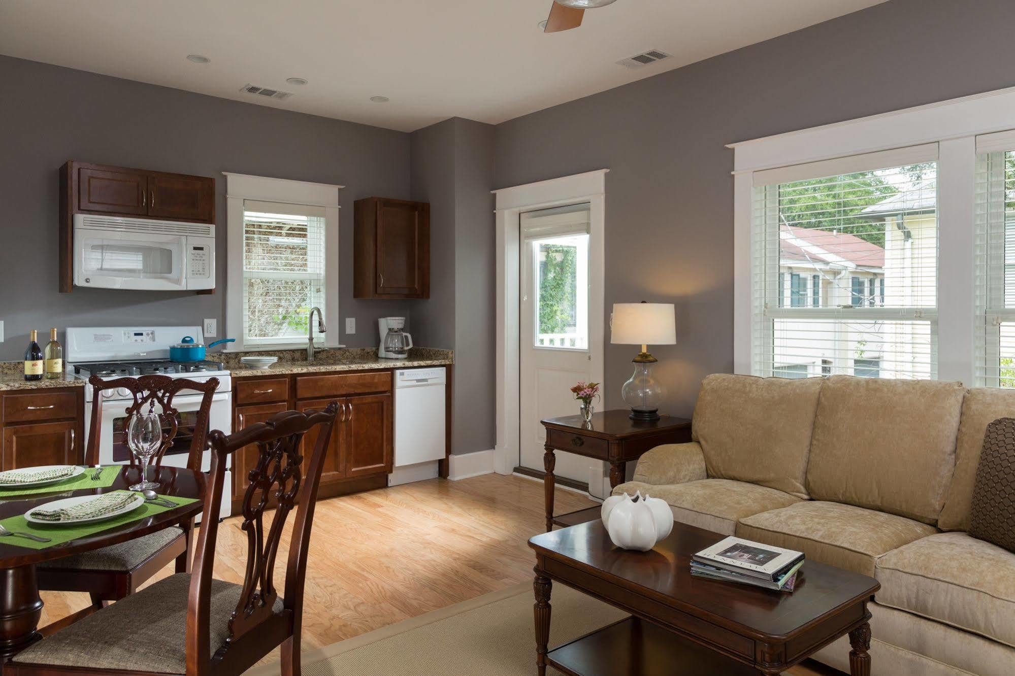 Bed & Breakfast Azalea Inn&villas 5*