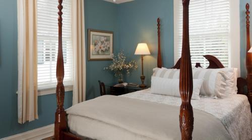 Azalea Inn&villas Bed & Breakfast
